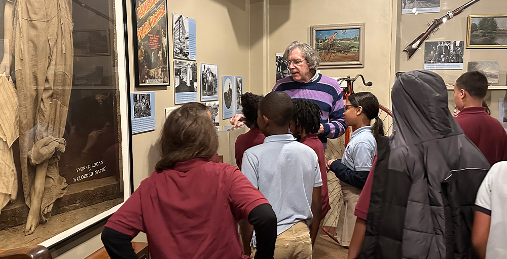 Syracuse Academy of Science Fourth Graders Take a Trip to the Onondaga Historical Association