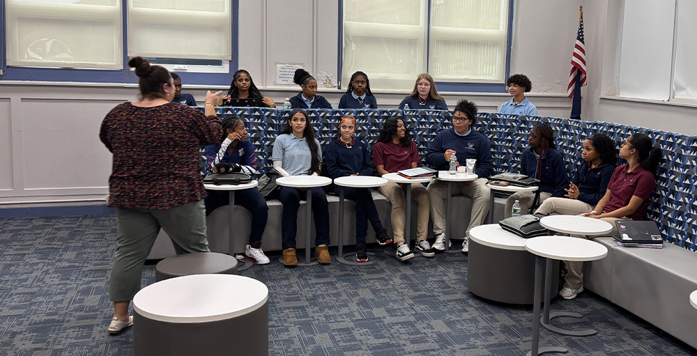SAS Students listening to a Susquehanna University admissions representative