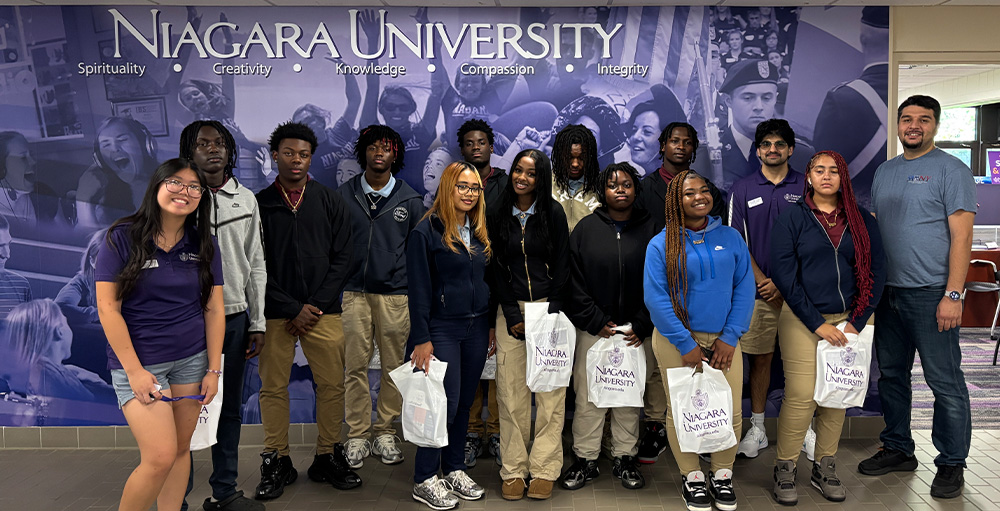 SAS HS Atoms Visit University at Buffalo and Niagara University
