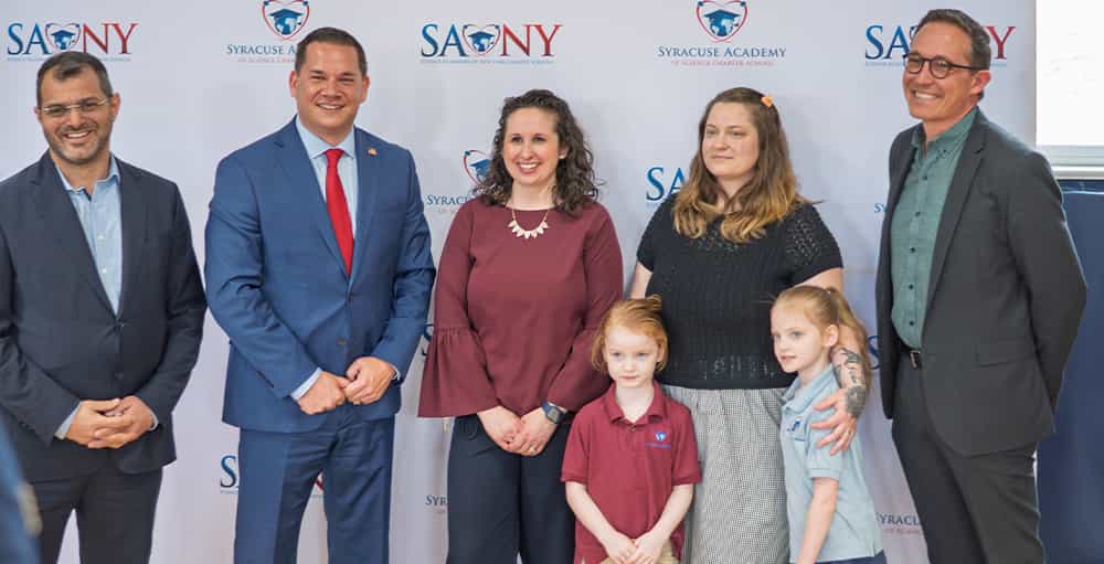 County Executive Ryan McMahon Visits SAS Elementary to Announce New Aquarium Name