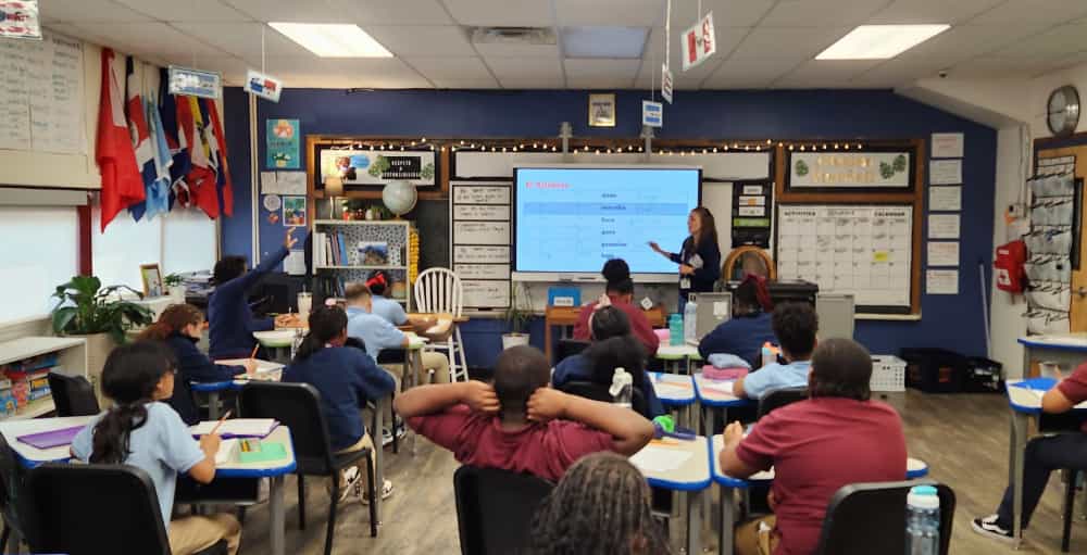 Syracuse Academy of Science Middle School Students Build Spanish Vocabulary